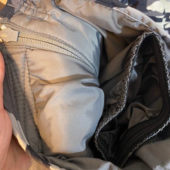 L.L. Bean Grey Camouflage Snow Pants Winter Pants Ski Winter Sports Sz 16 Kids - Picture 7 of 13